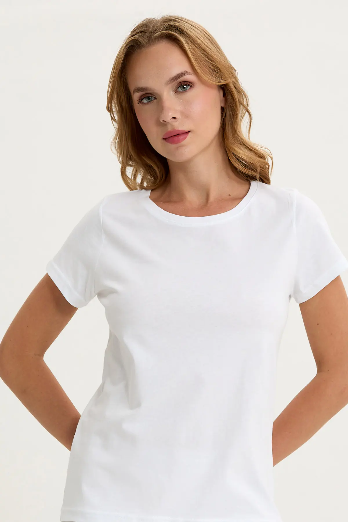 Berrak Berrak 8133 Kadın T-Shirt — Beyaz